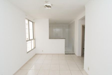 Sala de apartamento para alugar com 2 quartos, 45m² em Morro do Confisco, Contagem