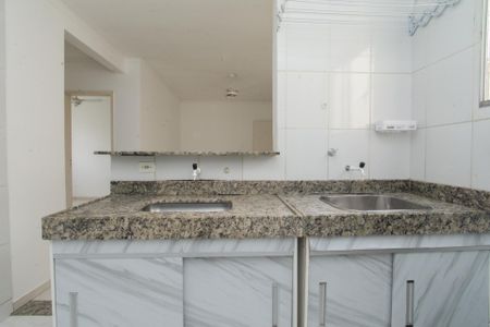 Apartamento para alugar com 45m², 2 quartos e 1 vaga Apartamento para alugar com 45m², 2 quartos e 1 vagaCozinha e Área de Serviço