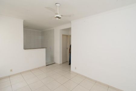 Sala de apartamento para alugar com 2 quartos, 45m² em Morro do Confisco, Contagem