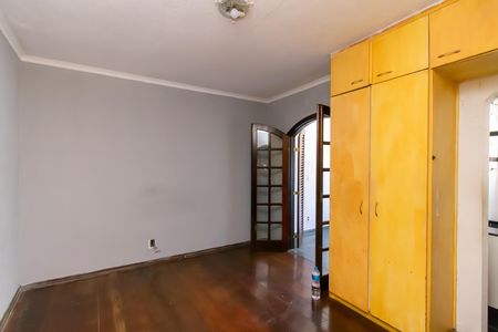 Casa à venda com 240m², 5 quartos e 2 vagas Casa à venda com 240m², 5 quartos e 2 vagasCasa 2 - Suíte