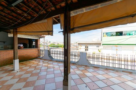 Casa à venda com 240m², 5 quartos e 2 vagas Casa à venda com 240m², 5 quartos e 2 vagasVaranda gourmet