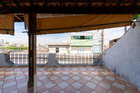 Casa à venda com 240m², 5 quartos e 2 vagas Casa à venda com 240m², 5 quartos e 2 vagasVaranda gourmet