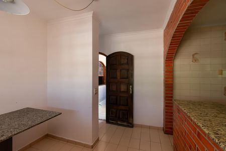 Casa à venda com 240m², 5 quartos e 2 vagas Casa à venda com 240m², 5 quartos e 2 vagasCozinha - Copa