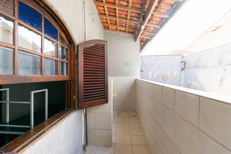Casa à venda com 240m², 5 quartos e 2 vagas Casa à venda com 240m², 5 quartos e 2 vagasCasa 2 - Área de Serviço