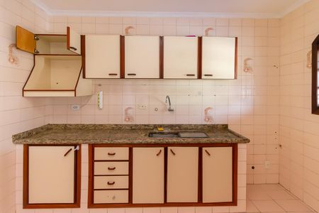 Casa à venda com 240m², 5 quartos e 2 vagas Casa à venda com 240m², 5 quartos e 2 vagasCozinha