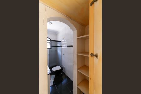 Casa à venda com 240m², 5 quartos e 2 vagas Casa à venda com 240m², 5 quartos e 2 vagasCasa 2 - Suíte