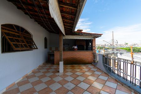 Casa à venda com 240m², 5 quartos e 2 vagas Casa à venda com 240m², 5 quartos e 2 vagasVaranda gourmet