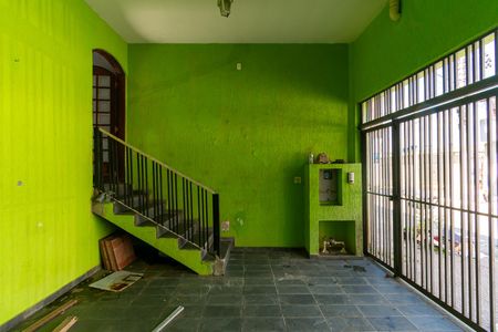 Casa à venda com 240m², 5 quartos e 2 vagas Casa à venda com 240m², 5 quartos e 2 vagasGaragem