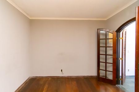 Casa à venda com 240m², 5 quartos e 2 vagas Casa à venda com 240m², 5 quartos e 2 vagasCasa 2 - Suíte