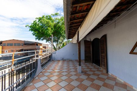 Casa à venda com 240m², 5 quartos e 2 vagas Casa à venda com 240m², 5 quartos e 2 vagasVaranda gourmet