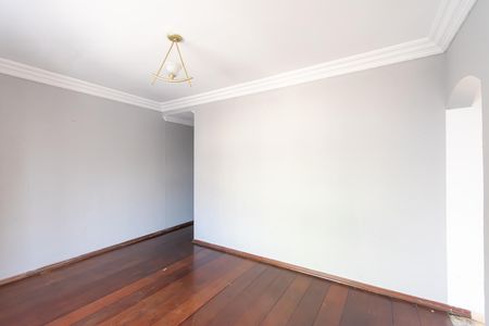 Casa à venda com 240m², 5 quartos e 2 vagas Casa à venda com 240m², 5 quartos e 2 vagasCasa 2 - Sala