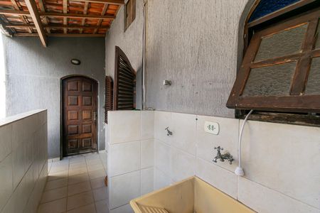 Casa à venda com 240m², 5 quartos e 2 vagas Casa à venda com 240m², 5 quartos e 2 vagasCasa 2 - Área de Serviço