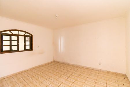 Casa à venda com 240m², 5 quartos e 2 vagas Casa à venda com 240m², 5 quartos e 2 vagasSala