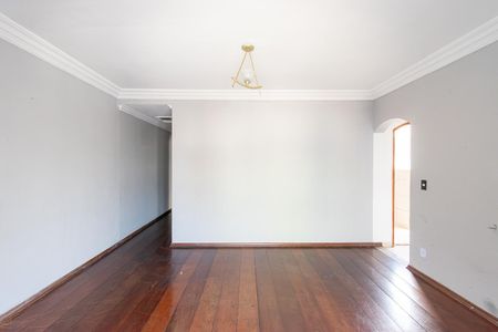 Casa à venda com 240m², 5 quartos e 2 vagas Casa à venda com 240m², 5 quartos e 2 vagasCasa 2 - Sala