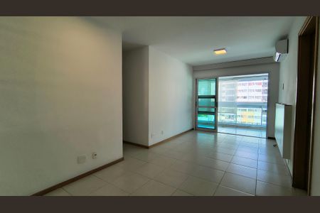 Sala de apartamento para alugar com 2 quartos, 70m² em Barra da Tijuca, Rio de Janeiro