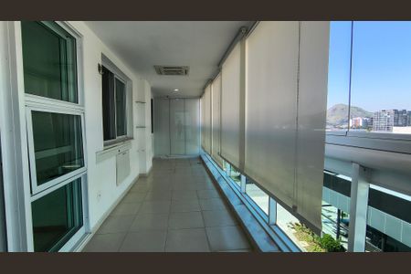 Varanda de apartamento para alugar com 2 quartos, 70m² em Barra da Tijuca, Rio de Janeiro