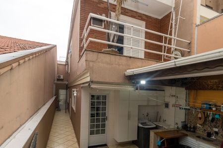 Casa à venda com 180m², 3 quartos e 3 vagasVista externa fundos