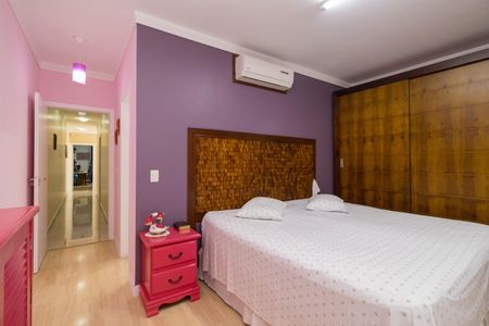 Casa à venda com 180m², 3 quartos e 3 vagasSuíte 1