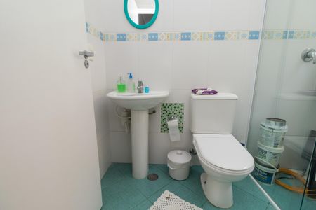 Casa à venda com 180m², 3 quartos e 3 vagasBanheiro da Suíte 2