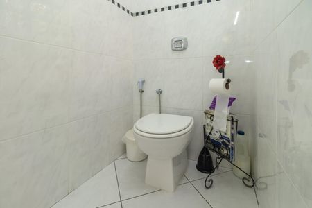 Casa à venda com 180m², 3 quartos e 3 vagasBanheiro da Suíte 1