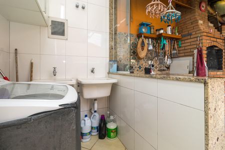 Casa à venda com 180m², 3 quartos e 3 vagasÁrea de Serviço