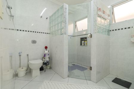 Casa à venda com 180m², 3 quartos e 3 vagasBanheiro da Suíte 1