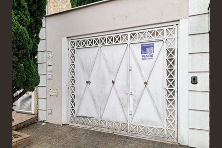 Casa à venda com 180m², 3 quartos e 3 vagasFachada