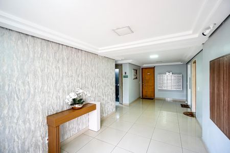 Apartamento à venda com 48m², 2 quartos e 1 vaga Apartamento à venda com 48m², 2 quartos e 1 vagaHall social