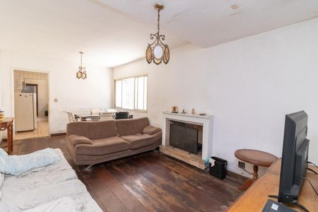 Casa à venda com 140m², 3 quartos e 2 vagasSala