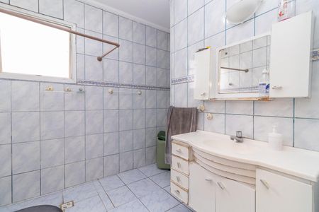 Casa à venda com 140m², 3 quartos e 2 vagasBanheiro da Suíte