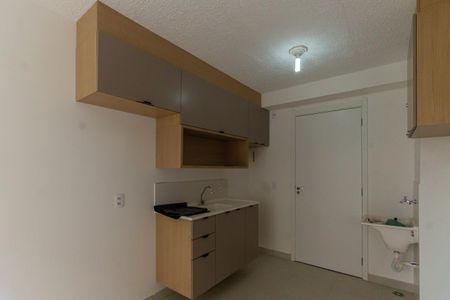 Sala/Cozinha e Área de Serviço de apartamento para alugar com 1 quarto, 27m² em Guaiauna, São Paulo