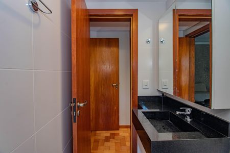 Apartamento à venda com 83m², 3 quartos e 2 vagas Apartamento à venda com 83m², 3 quartos e 2 vagasBanheiro Social