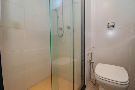 Apartamento à venda com 83m², 3 quartos e 2 vagas Apartamento à venda com 83m², 3 quartos e 2 vagasBanheiro da Suíte