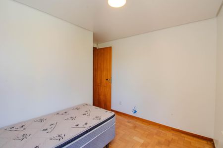 Quarto 2 de apartamento para alugar com 3 quartos, 83m² em Petrópolis, Porto Alegre