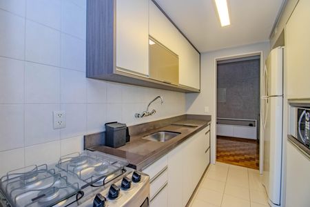 Apartamento à venda com 83m², 3 quartos e 2 vagas Apartamento à venda com 83m², 3 quartos e 2 vagasCozinha e Área de Serviço