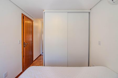 Apartamento à venda com 83m², 3 quartos e 2 vagas Apartamento à venda com 83m², 3 quartos e 2 vagasSuíte