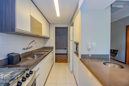 Apartamento à venda com 83m², 3 quartos e 2 vagas Apartamento à venda com 83m², 3 quartos e 2 vagasCozinha e Área de Serviço