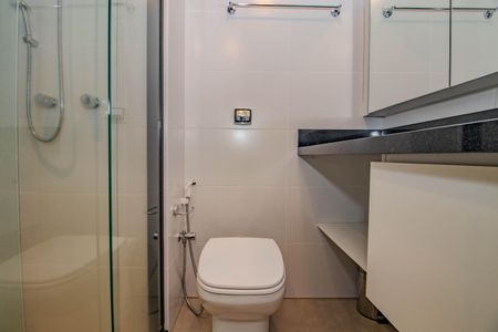 Apartamento à venda com 83m², 3 quartos e 2 vagas Apartamento à venda com 83m², 3 quartos e 2 vagasBanheiro da Suíte