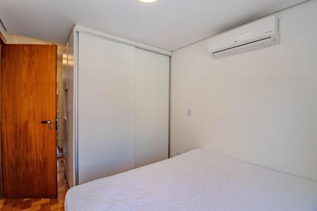Apartamento à venda com 83m², 3 quartos e 2 vagas Apartamento à venda com 83m², 3 quartos e 2 vagasSuíte