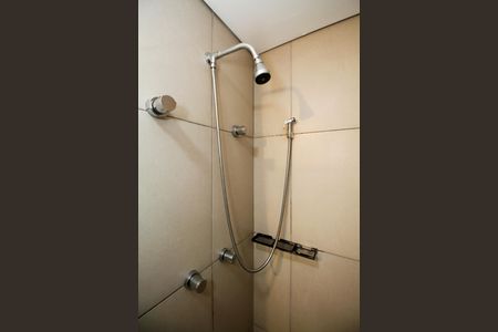 Banheiro de kitnet/studio à venda com 1 quarto, 23m² em Pinheiros, São Paulo