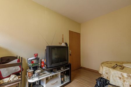 Sala de apartamento para alugar com 1 quarto, 40m² em Jardim Itu, Porto Alegre