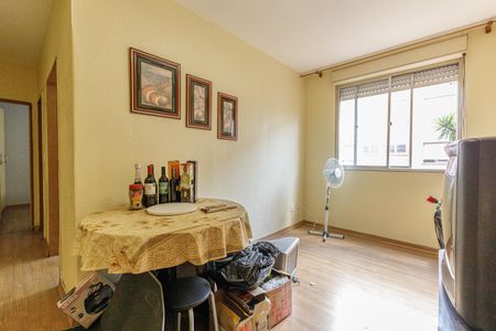 Sala de apartamento para alugar com 1 quarto, 40m² em Jardim Itu, Porto Alegre