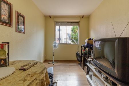 Sala de apartamento para alugar com 1 quarto, 40m² em Jardim Itu, Porto Alegre