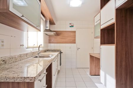 Apartamento à venda com 96m², 2 quartos e 2 vagas Apartamento à venda com 96m², 2 quartos e 2 vagasCozinha