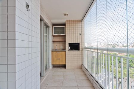 Apartamento à venda com 96m², 2 quartos e 2 vagas Apartamento à venda com 96m², 2 quartos e 2 vagasVaranda