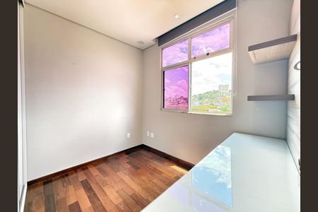 Apartamento à venda com 3 quartos, 85m² em Santa Tereza, Belo Horizonte