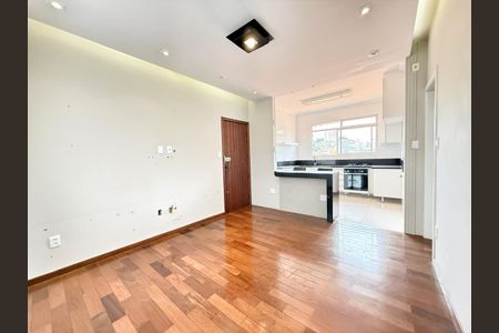 Apartamento à venda com 3 quartos, 85m² em Santa Tereza, Belo Horizonte