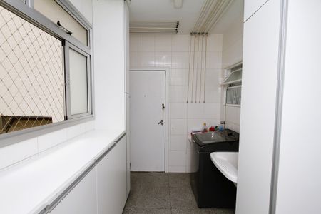 Apartamento para alugar com 111m², 3 quartos e 1 vagaÁrea de Serviço
