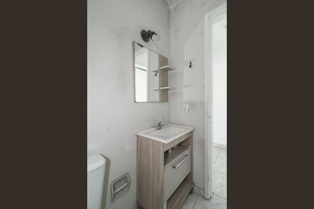 Banheiro de apartamento à venda com 1 quarto, 48m² em Vila Ipiranga, Porto Alegre