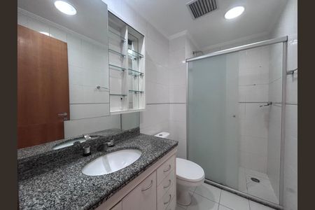 Apartamento à venda com 134m², 4 quartos e 3 vagasBanheiro Social